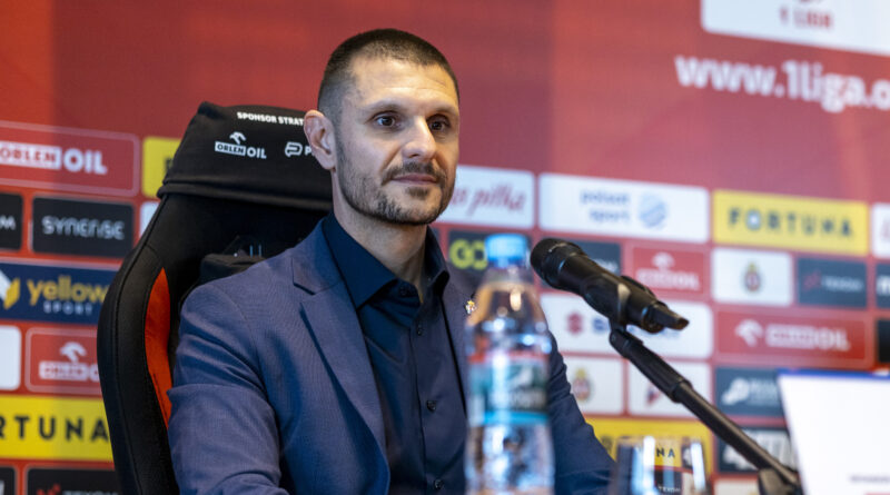 Trener Wisły Kraków Albert Rude